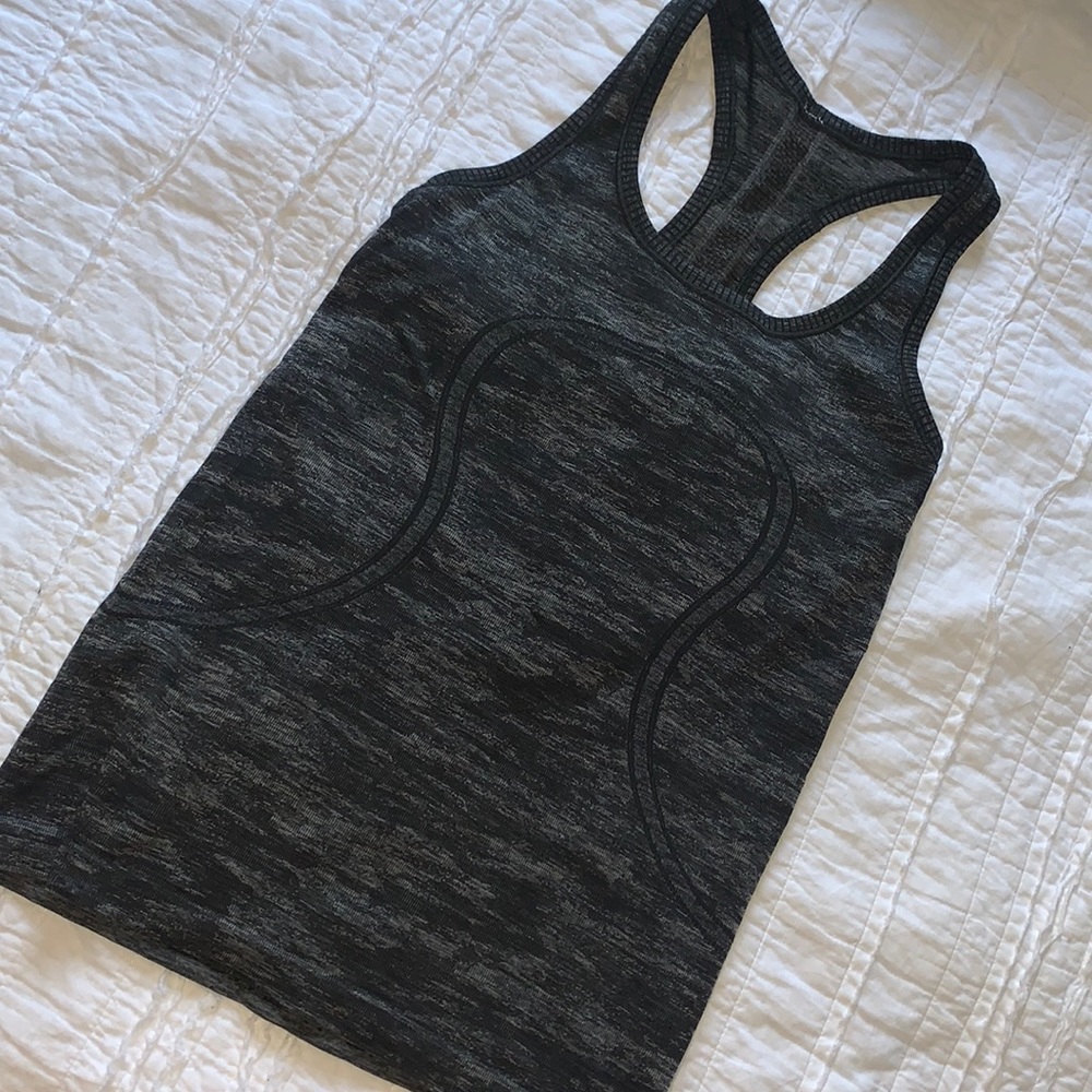 Lululemon swiftly tank camo size 6